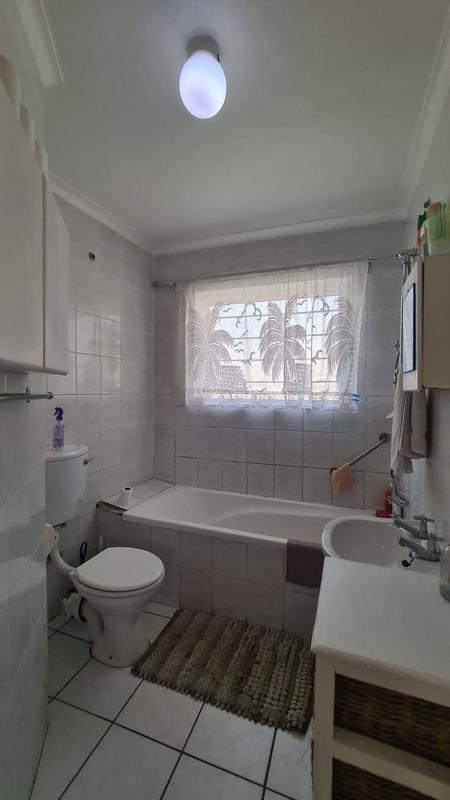 To Let 1 Bedroom Property for Rent in Strand Central Western Cape